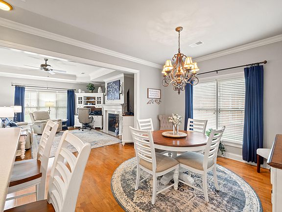 5th image of 259 Clairmont Dr