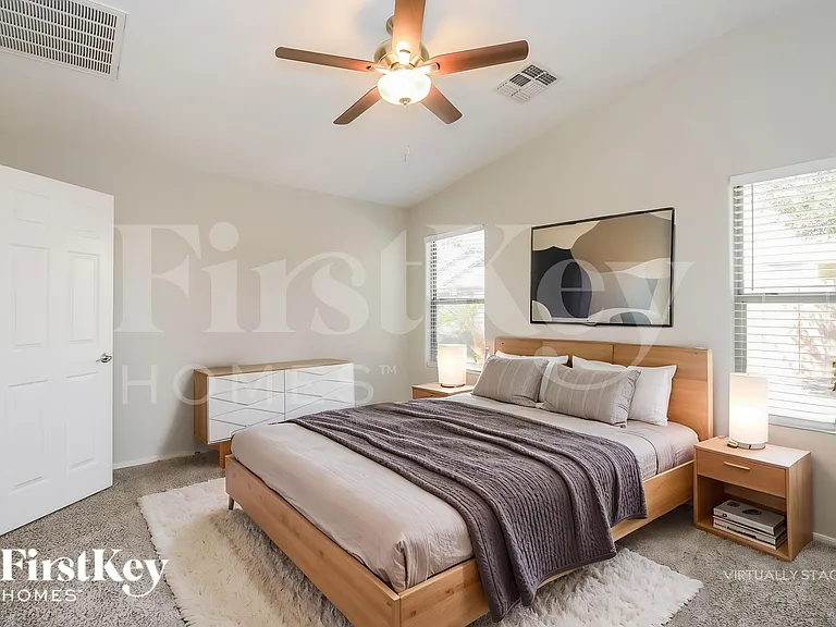 18582 W Vogel Ave — Photo 10