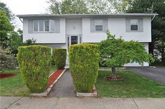 1st image of 7 Andrews Dr