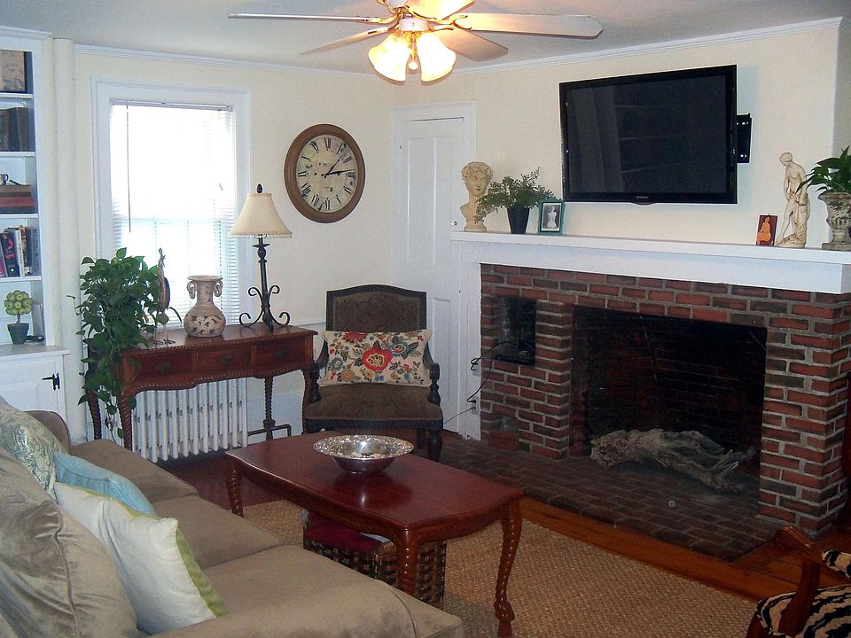 2nd image of 36 West St #1