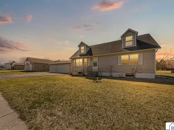 549 Marie Ln, North Mankato, MN 56003