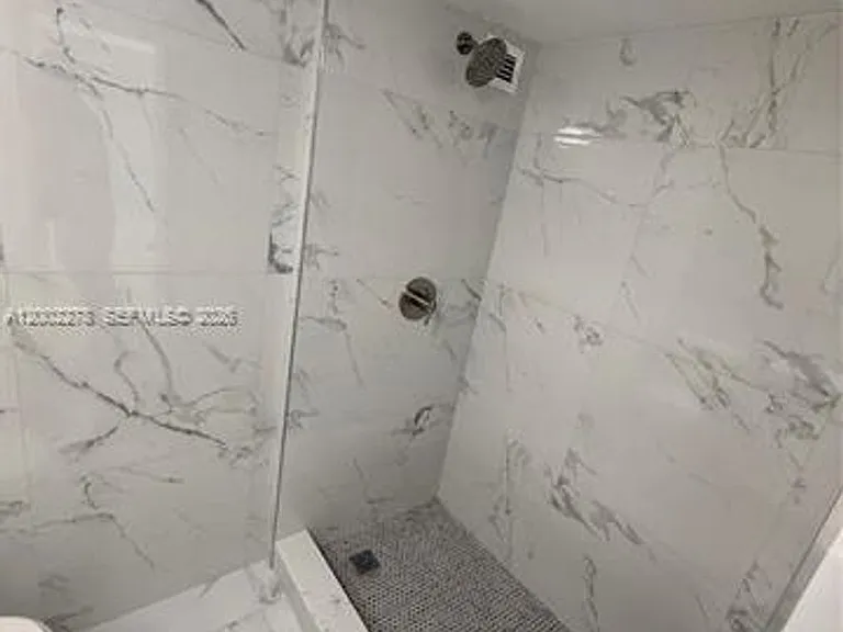 5700 Collins Ave #15H — Photo 16