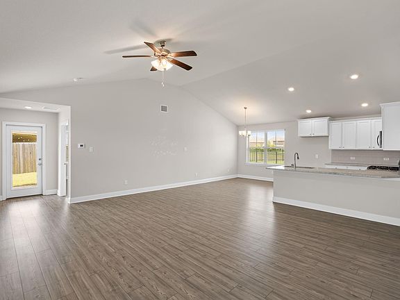 4th image of 413 Aurora Creek Ln