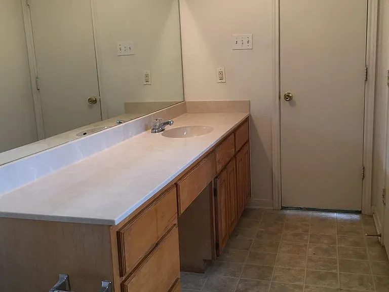 5817 Medina Dr — Photo 11