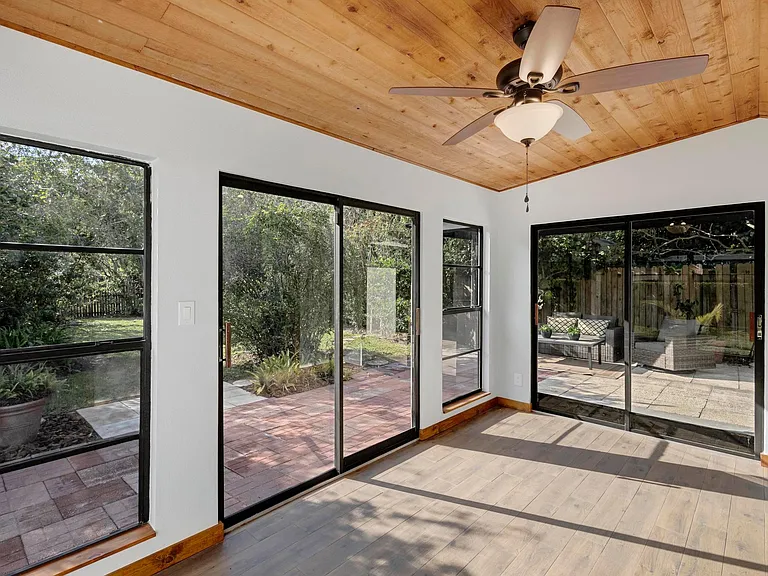 502 S Highland Ave — Photo 13