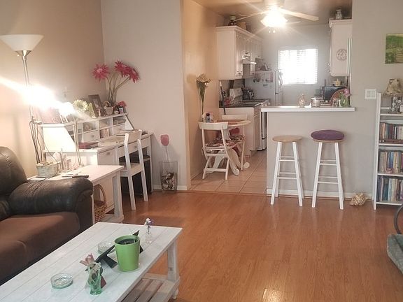 4th image of 559 E Hazel St APT 4