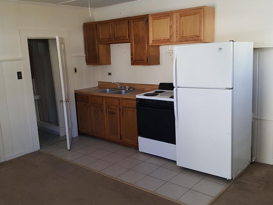 2nd image of 21 River Rd Unit 2