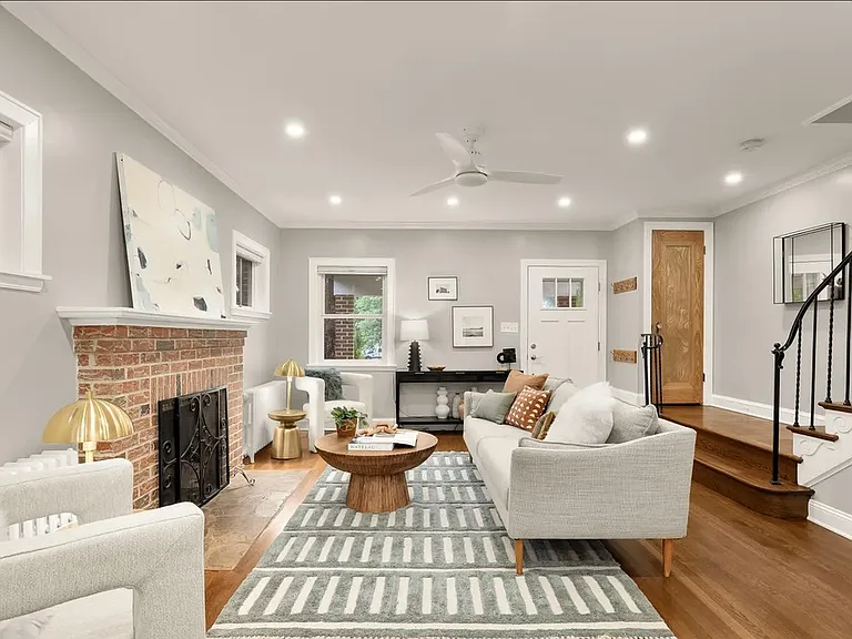 907 Varnum St NE — Photo 18