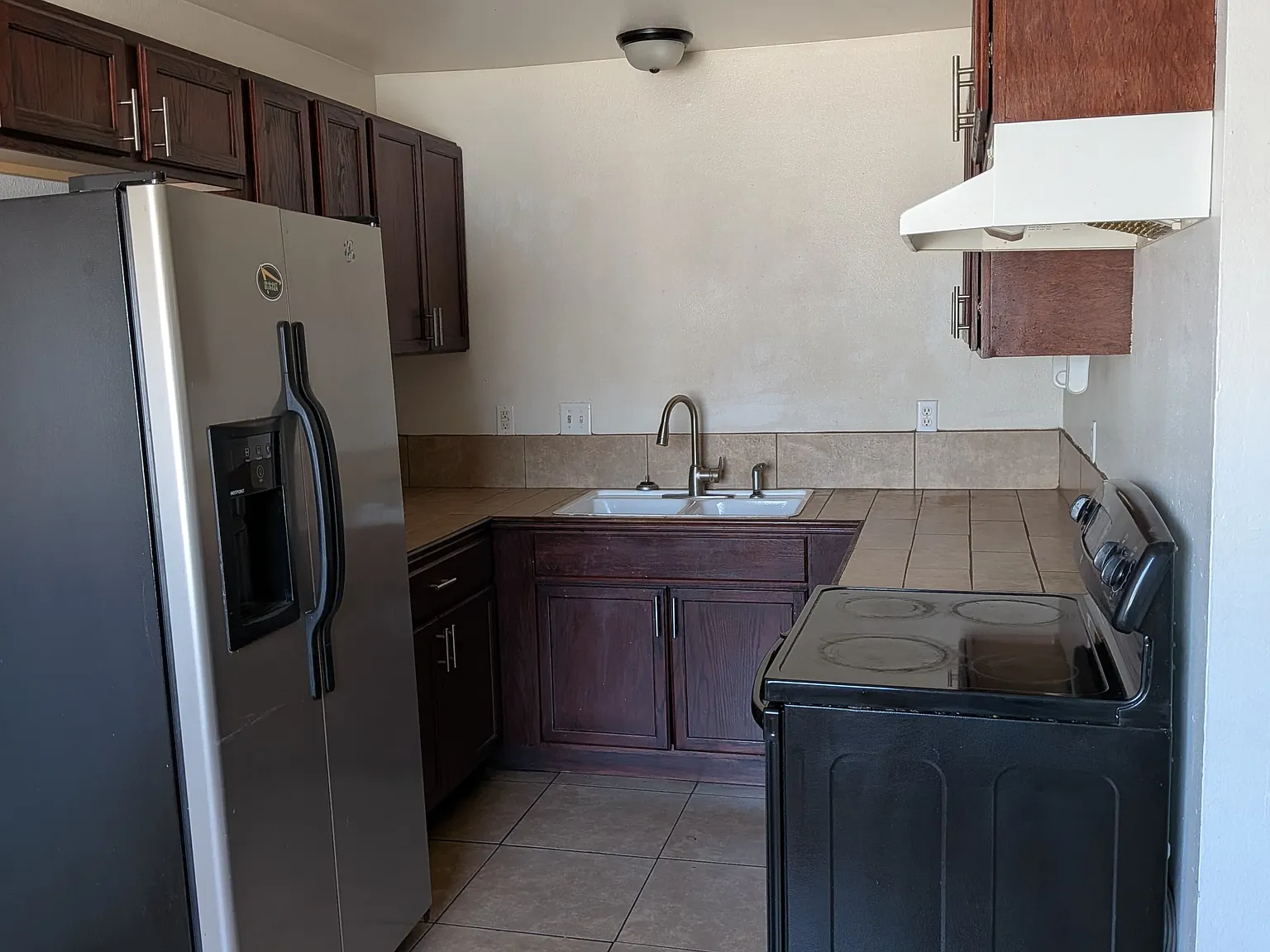 2 bed, 760 sqft, $1,000 — Photo 1
