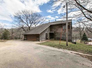 24180 205th Ave, Manchester, IA 52057