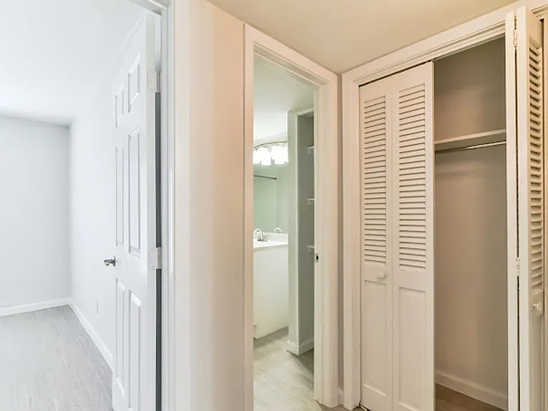 Sun Ridge Apartments — Photo 15