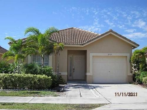 1st image of 2719 Willow Ln