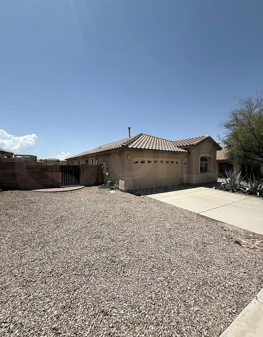 3 bed, 2.0 bath, 1601 sqft, $1,995 — Photo 4