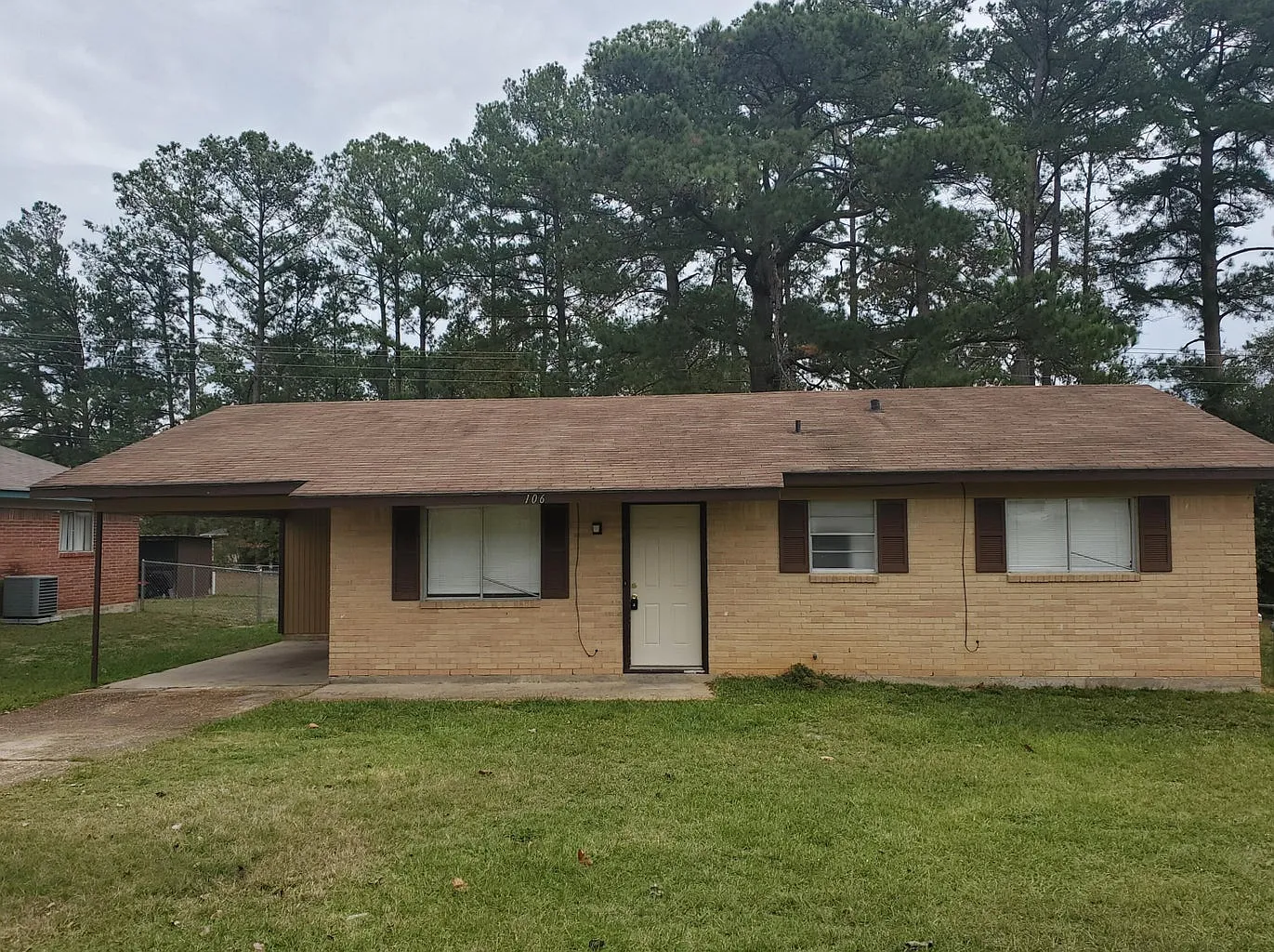 3 bed, 1.5 bath, 1159 sqft, $1,100 — Photo 1