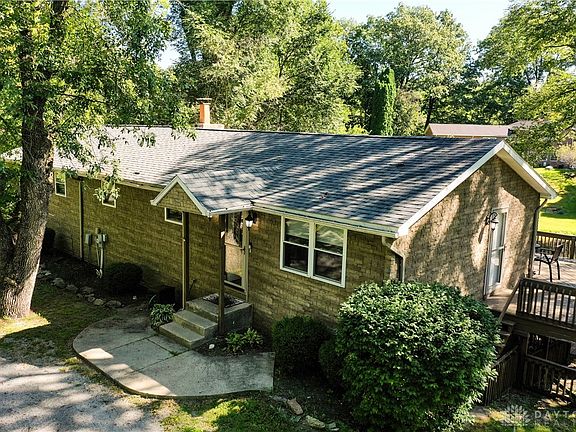3rd image of 3513 Railroad Dr