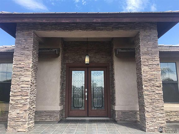 4th image of 538 N Sanchez Dr