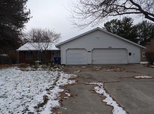 2662 Chapel Dr W, Saginaw, MI