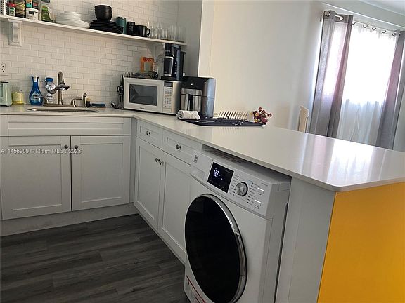 4th image of 301 Michigan Ave APT 404