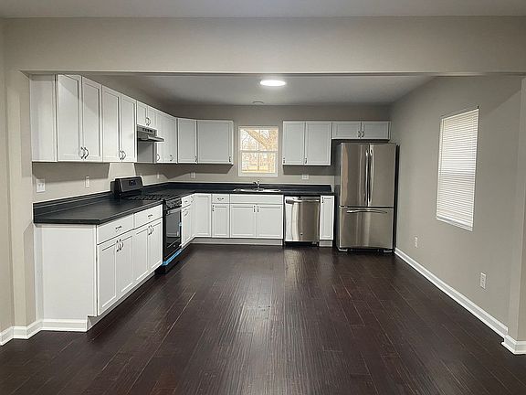 Modern shaker style kitchen 