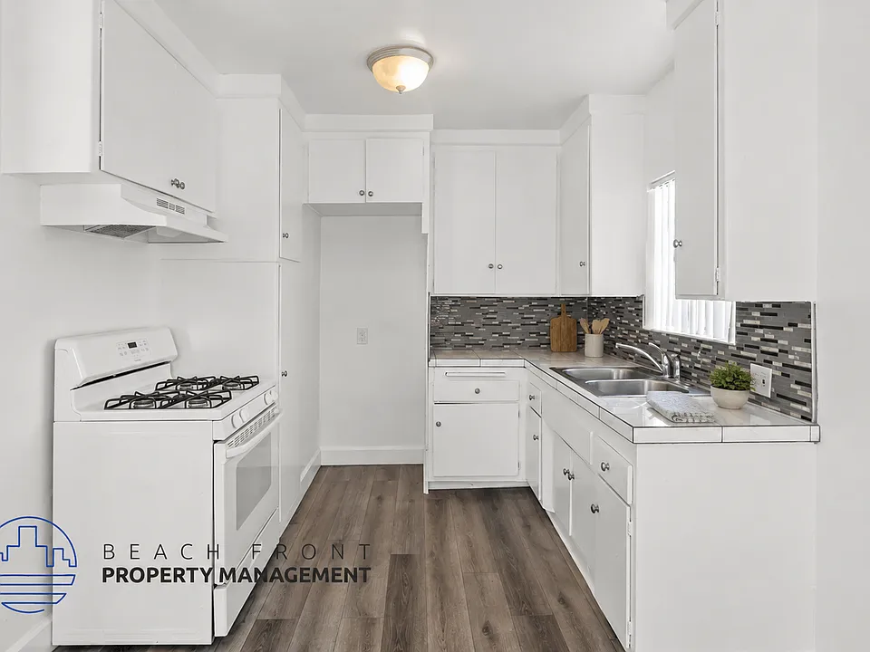 940-942 S. Flower Street