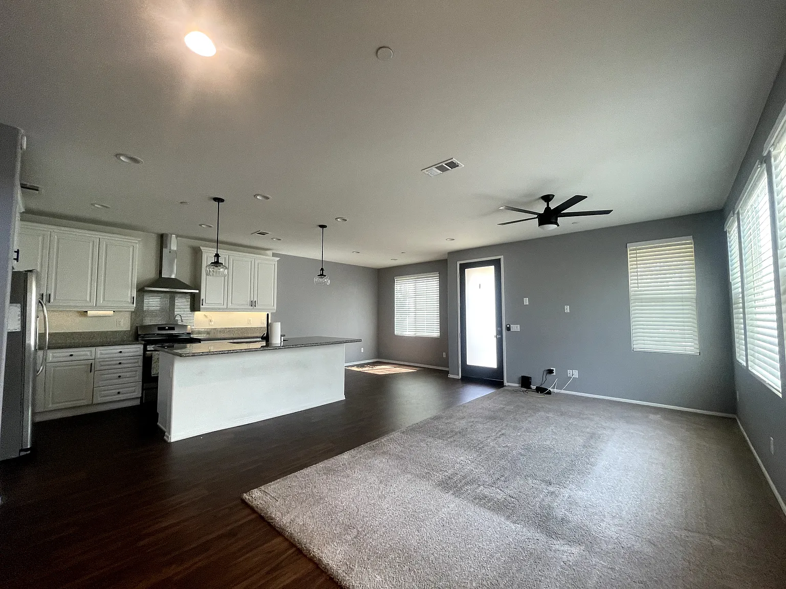 3 bed, 2.5 bath, 1800 sqft, $2,995 — Photo 3