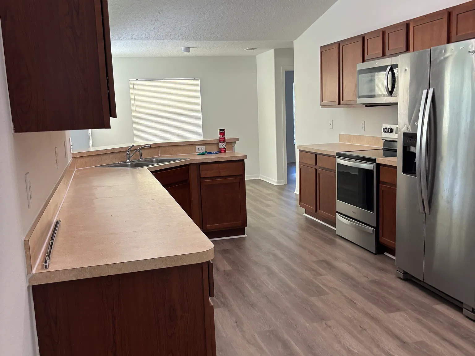 4 bed, 2051 sqft, $2,800 — Photo 4