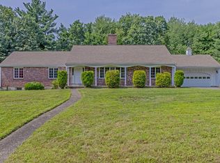 35 Bishops Ln, Lynnfield, MA 01940