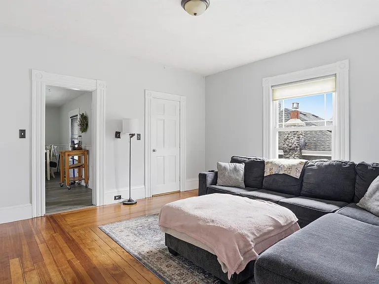 747 Union St #2 — Photo 8