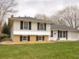 1864 Polk Ave, Rolling Meadows, IL 60008