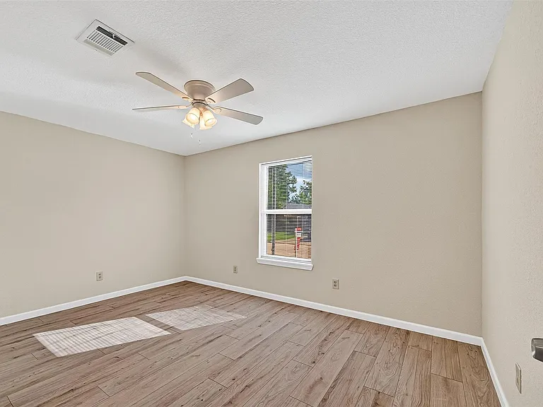 13822 Northlake Dr — Photo 7