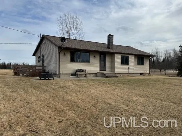 8972 County Road 511 Rd, Rapid River, MI 49878