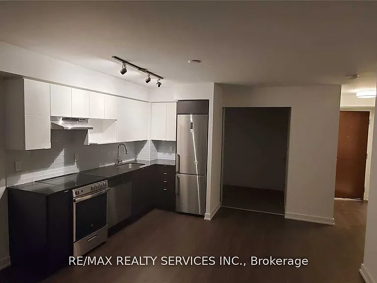 120 Varna Dr #906 — Photo 1