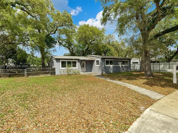 2521 NW 170th St, Miami Gardens, FL 33056