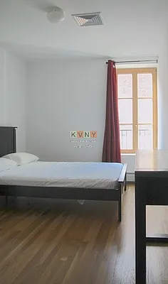 Rented by KVNY Soho | media 75