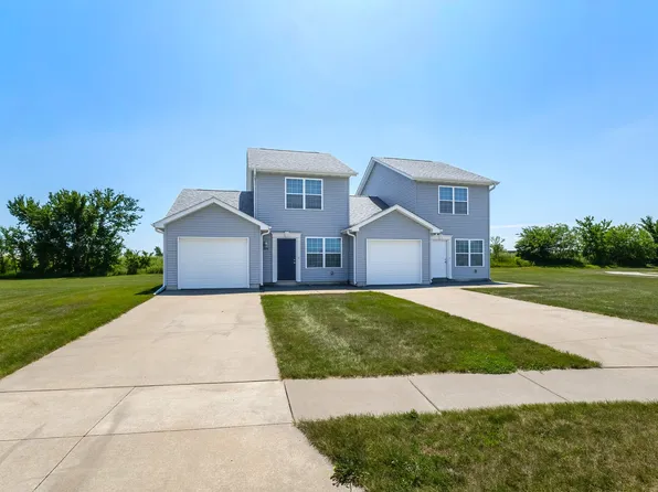 520 Prairie Meadow Dr, Blue Grass, IA 52726