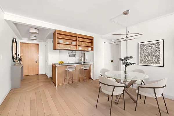 Sold by R New York | media 16