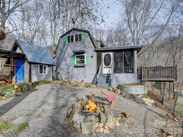 90 Davidson Gap Rd, Leicester, NC 28748