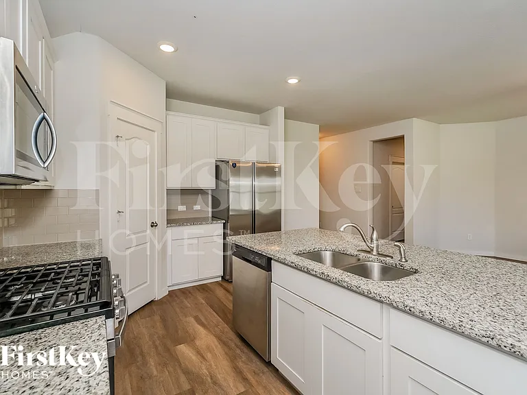 9005 Dameron Dr — Photo 10