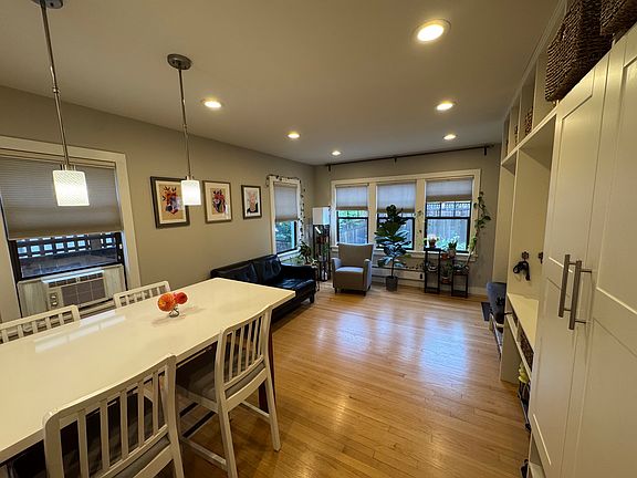 Living Room/Dining