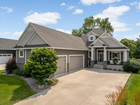 1934 Annika Dr N, Lake Elmo, MN 55042