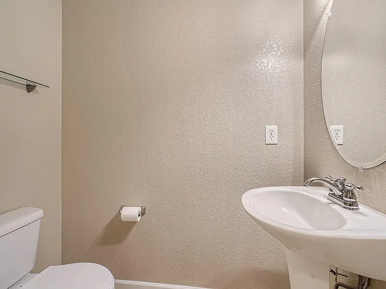 140 Jackson Dr — Photo 8