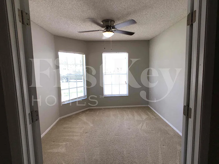 9801 Morris Glen Way — Photo 18