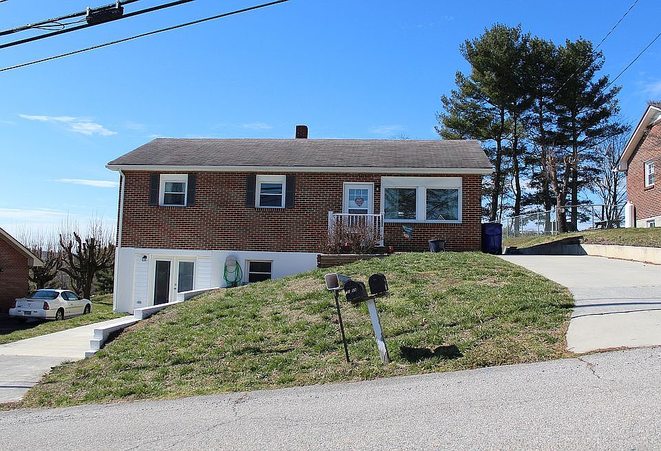 1st image of 1255 Elm St