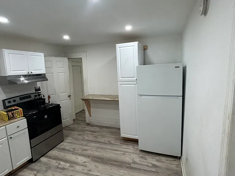 9 Robbins Ave #2 — Photo 3