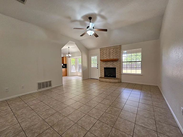 4211 Breckenridge Dr — Photo 8