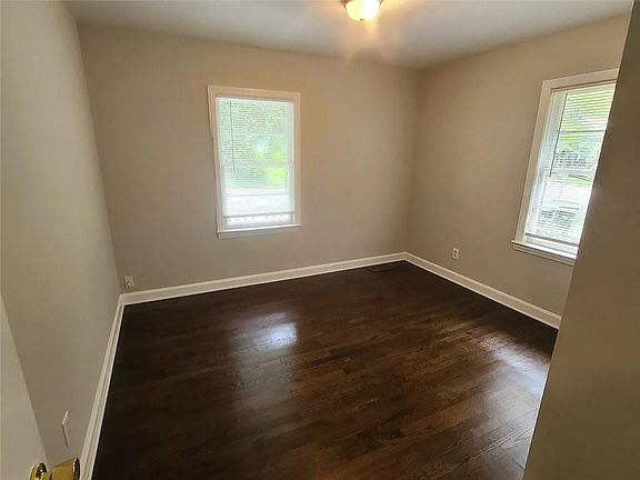 5th image of 478 Pine Dr
