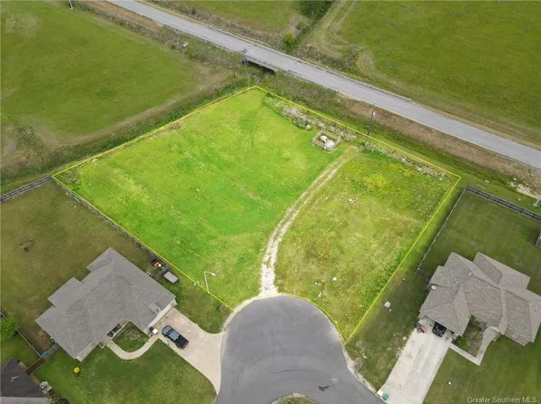 622 Woodland St, Iowa, LA 70647