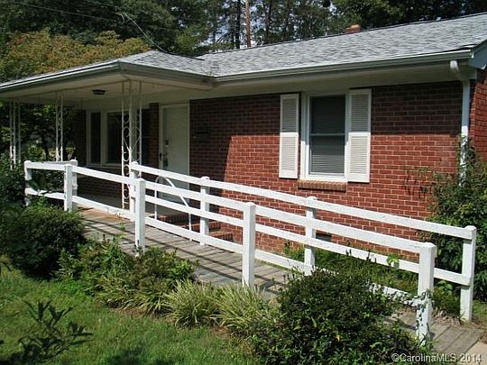 4th image of 2612 Mary Ave