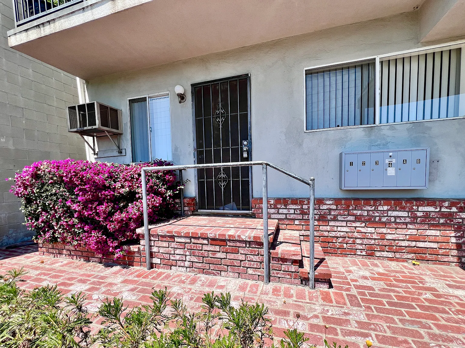 1 bed, 550 sqft, $1,825 — Photo 2