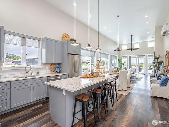 5th image of 1300 W Marina Drive #7